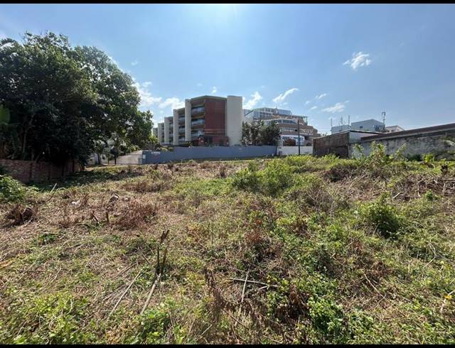 LAND FOR SALE IN MANABA BEACH